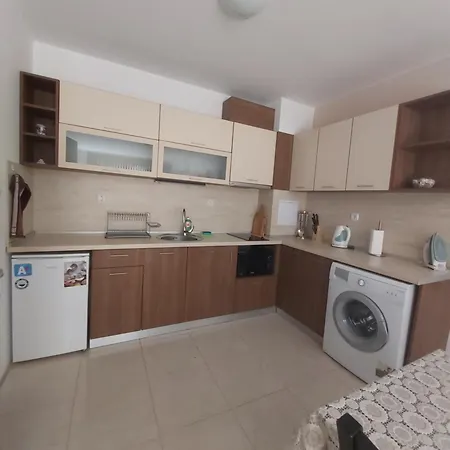 Vesi And Gery ポモリエ